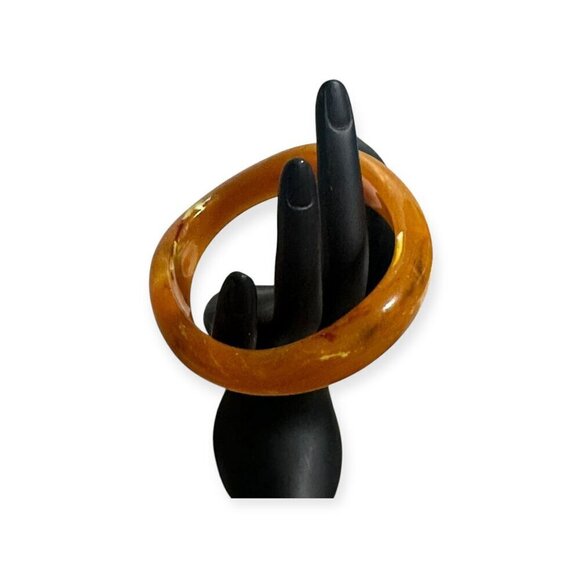 Vintage Art Deco Marbled Amber Bakelite Bangle Bracelet, Wavy design - Picture 3 of 12